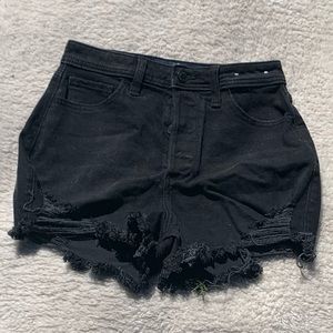 Hollister Curvy Ultra High-Rise Mom Shorts - black, size 3